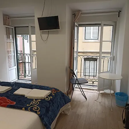 Vendégház Martim Moniz 28 *