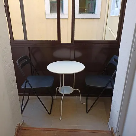 Pensión Martim Moniz 28 *