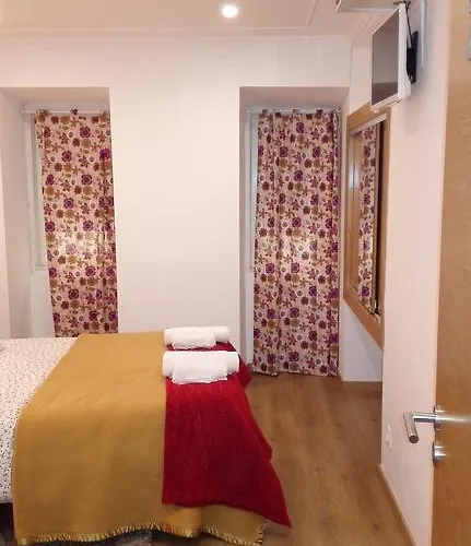 Martim Moniz 28 Гостевой дом