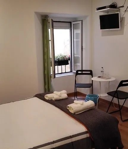 Гостевой дом Martim Moniz 28 *