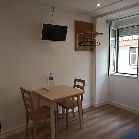 마르팅 모니스 28 *