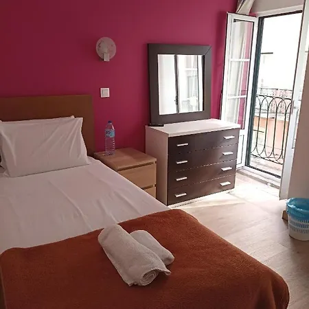 Guest house Martim Moniz 28 *