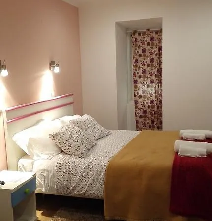 Guest house Martim Moniz 28 *