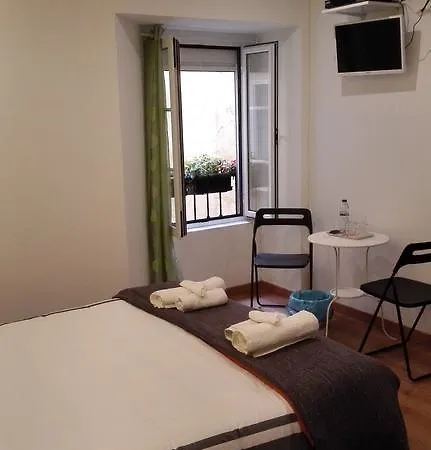 Guest house Martim Moniz 28 *