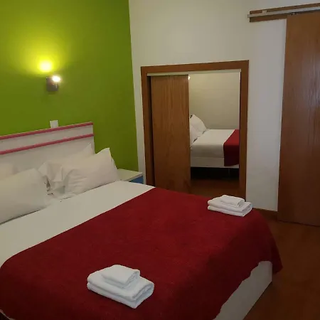 Guest house Martim Moniz 28 *